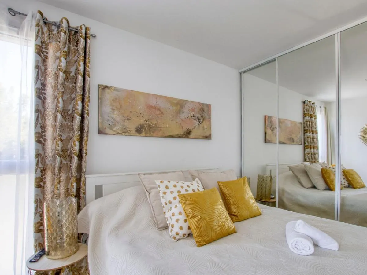 Apartment Les Terrasses By Interhome Sanary-sur-Mer 0*,